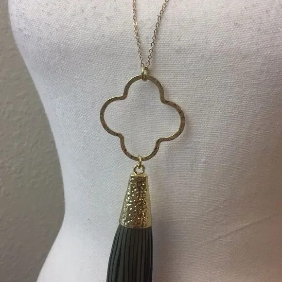 Faux Leather Quatrefoil Statement Necklace - Picture 2 of 6